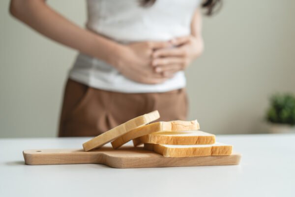 جهاز هضمي يحتوي على غازات وانتفاخات بسبب العادات الغذائية والعوامل الطبية