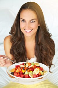 وجبة إفطار صحية تبرز الفوائد الجسدية والنفسية